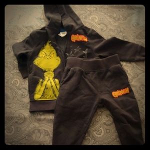 Grinch Sweat suit